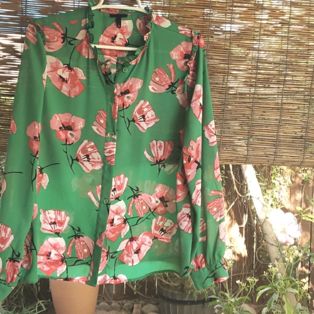 Pretty, floral top